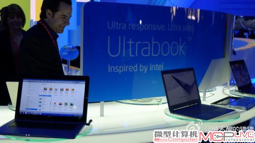 看看这位仁兄，看到Ultrabook给乐的