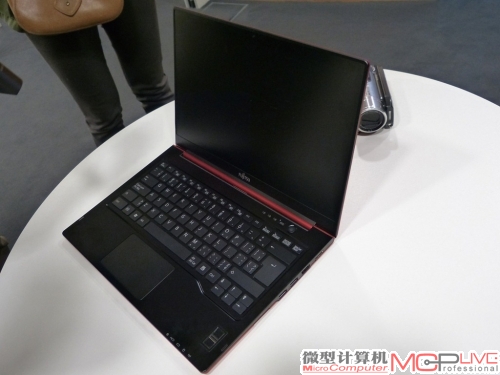 富士通 LIFEBOOK UH55